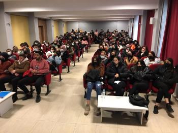 Üniversitemiz MYO'larında Bağımlılıkla Mücadele Seminerleri Gerçekleştirildi