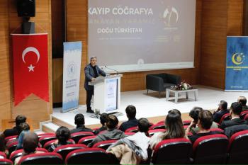 “Kayıp Coğrafya: Kanayan Yaramız Doğu Türkistan” Konulu Konferans Düzenlendi