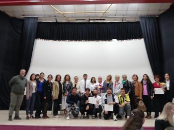 “Kadın Olabilmek” Tiyatro Oyunu Sahnelendi