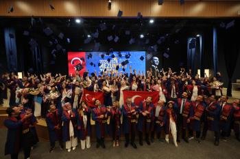2025-2026 Akademik Yılı Ana Mezuniyet Törenimizde Diplomalar Sahiplerini Buldu: Ömer Seyfettin Uygulamalı Bilimler Fakültesi Öğrencilerimiz Mezuniyet Coşkusunu Yaşadı